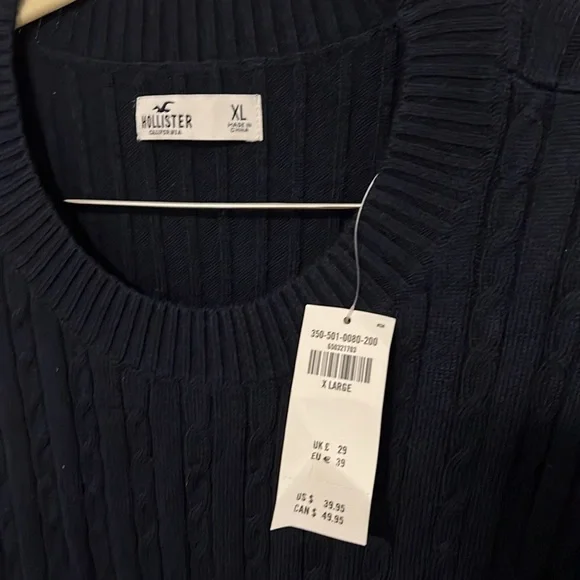 Brand new with tags!! Hollister navy blue cable knit sweater - Picture 4 of 5